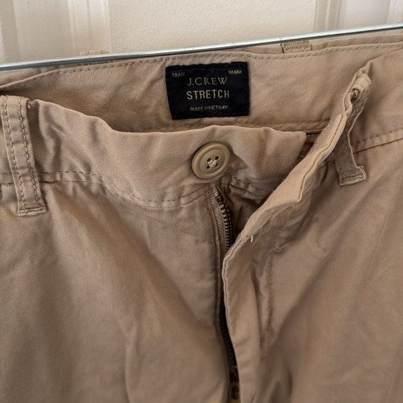 J Crew 	32x34 - 770 STRAIGHT-FIT LIGHTWEIGHT GARMENT-DYED STRETCH CHINO - Picture 2 of 3